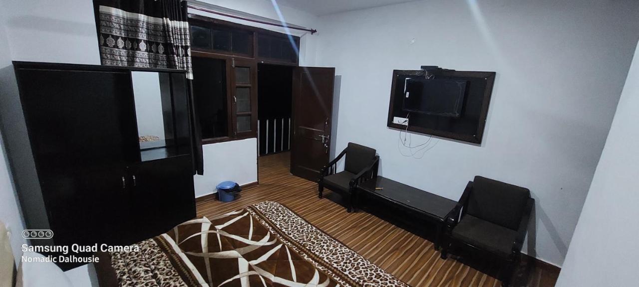 Peaceful Retreat Home Stay, Dalhousie Buitenkant foto